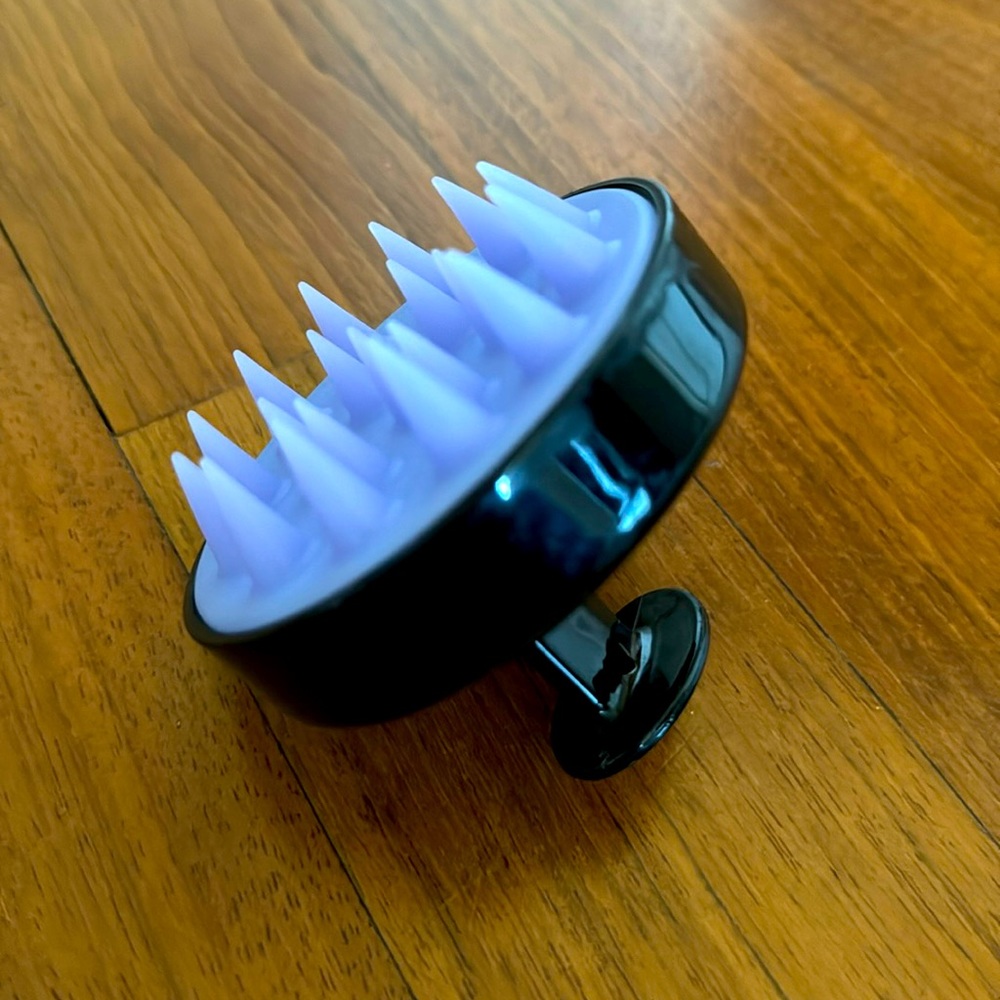 Heeta Scalp Massage Shampoo Brush